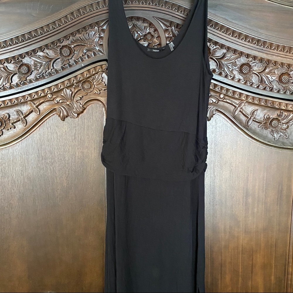 Tahari Black Sleeveless Dress